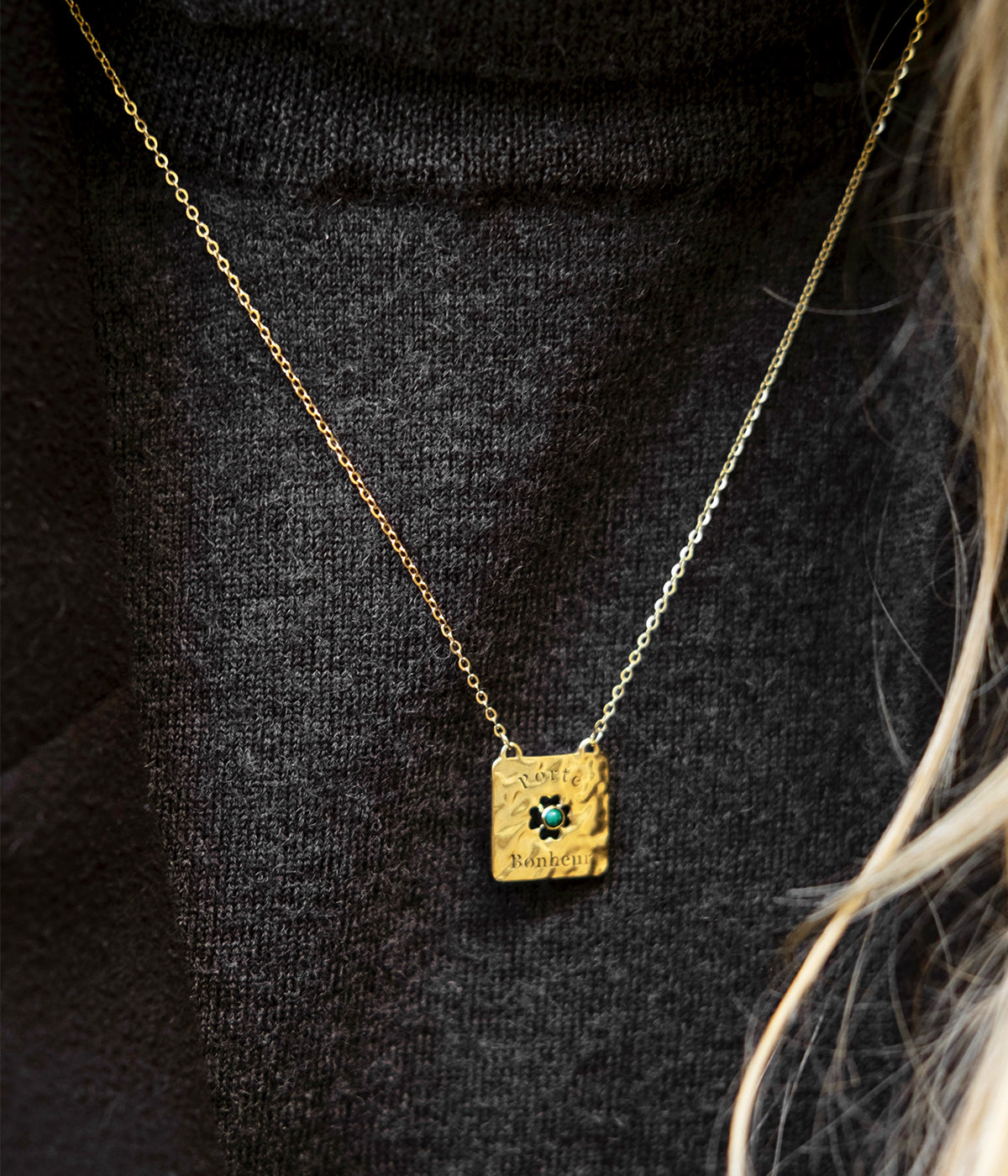 Collier Amuleto (Acier doré)